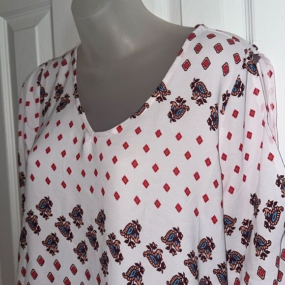 Misia Sheer White Boho Hippie Paisley Print Top Peep Shoulder Medium M NWT - Picture 3 of 5